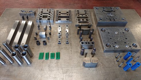 Pressverktyg ingående komponenter